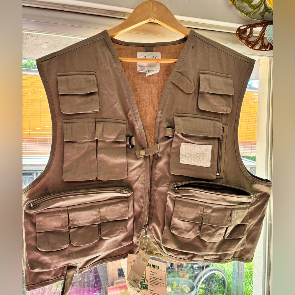 AUSABLE SPORTSMAN FLY FISHING VEST NWT UNISEX